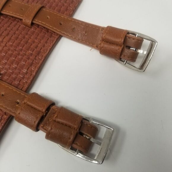 Leather belt pack with name "Lisa" on it. By Starkenburg Company. - Picture 10 of 15